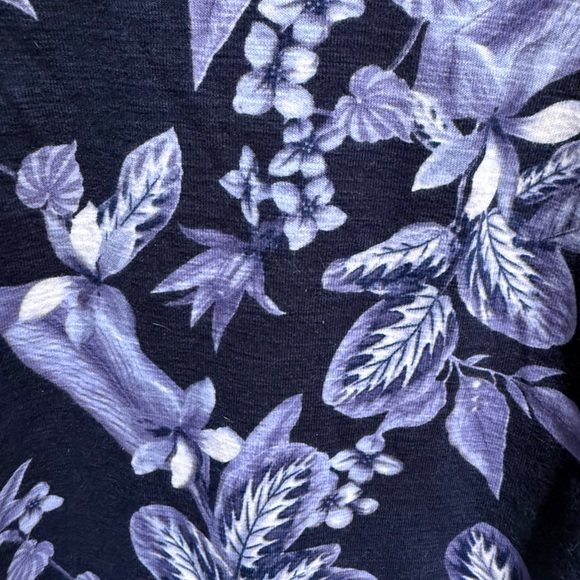Tommy Bahama Navy and Lavender Floral Scoop Neck Long Sleeve Top 100% Cotton - Picture 3 of 5